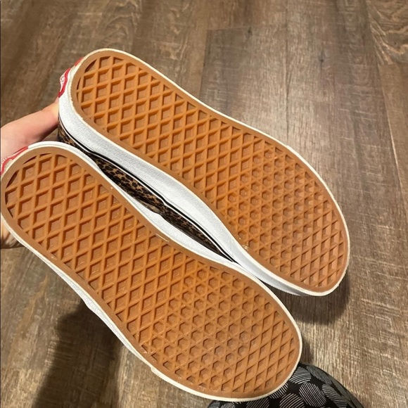Vans - Picture 5 of 6